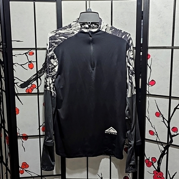 Nike Trail Running Shirt Size Medium NWT - Picture 2 of 10